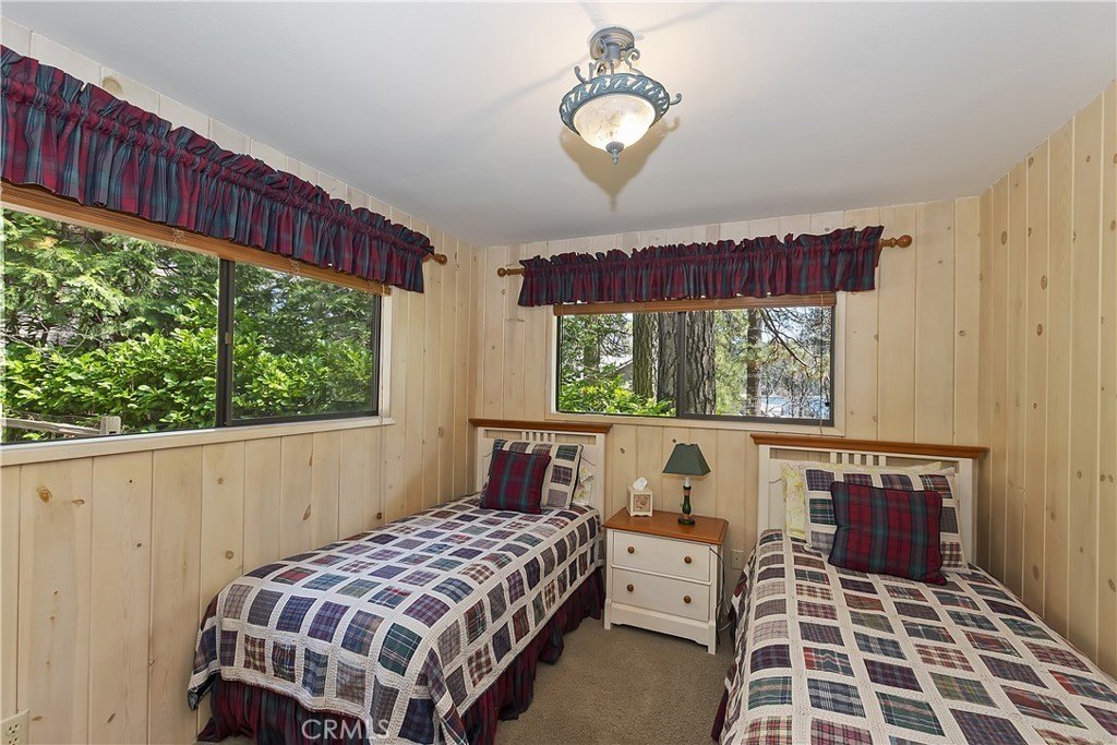 Lake Arrowhead, California, 92352, United States, 4 Bedrooms Bedrooms, ,4 BathroomsBathrooms,Residential,Forsale,1953297
