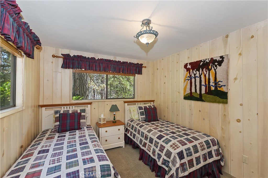 Lake Arrowhead, California, 92352, United States, 4 Bedrooms Bedrooms, ,4 BathroomsBathrooms,Residential,Forsale,1953297