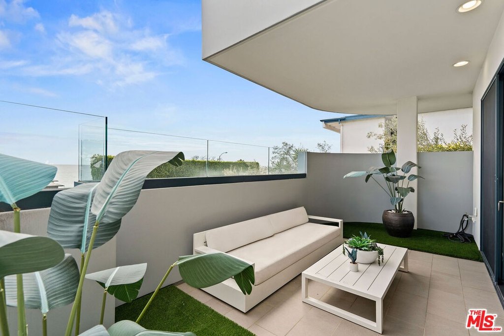 Malibu, California, 90265, United States, 3 Bedrooms Bedrooms, ,4 BathroomsBathrooms,Residential,Forsale,2001434