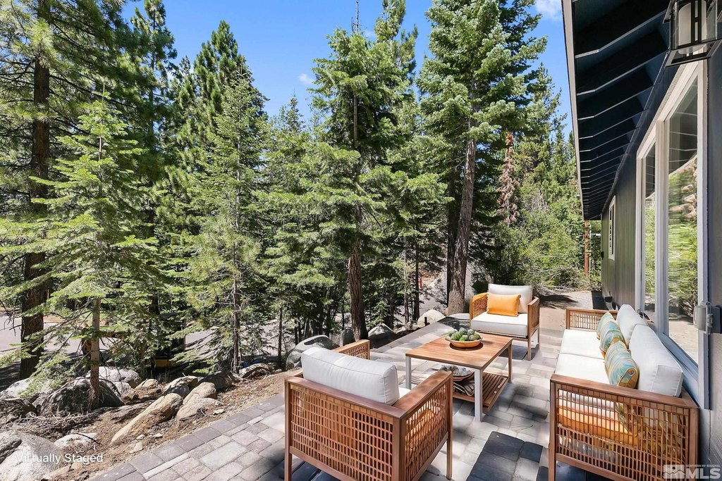 Stateline, Nevada, 89449, United States, 3 Bedrooms Bedrooms, ,2 BathroomsBathrooms,Residential,Forsale,1953734