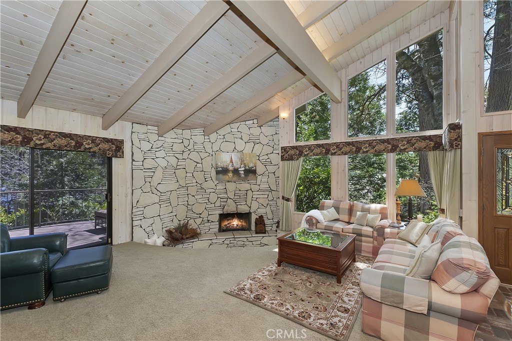 Lake Arrowhead, California, 92352, United States, 4 Bedrooms Bedrooms, ,4 BathroomsBathrooms,Residential,Forsale,1953297