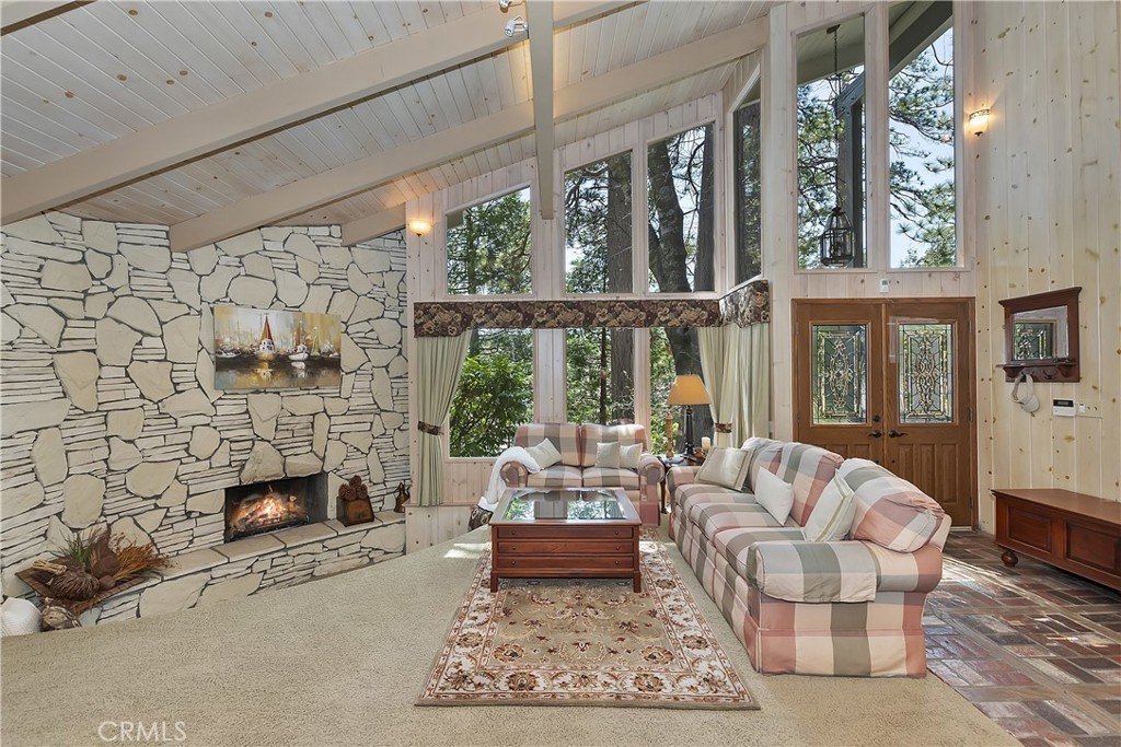 Lake Arrowhead, California, 92352, United States, 4 Bedrooms Bedrooms, ,4 BathroomsBathrooms,Residential,Forsale,1953297
