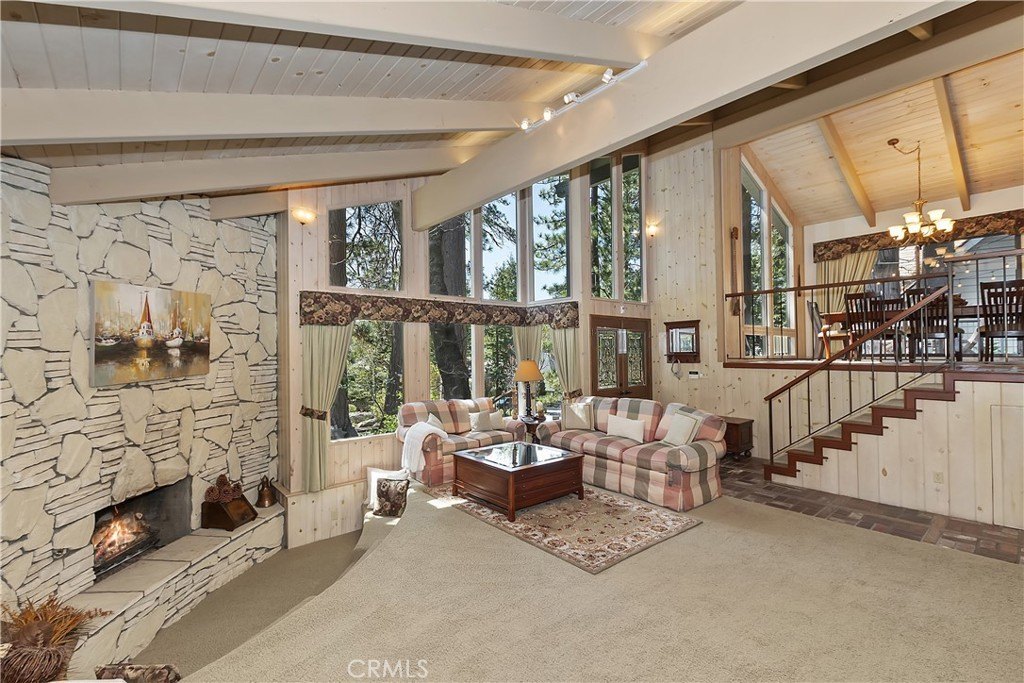 Lake Arrowhead, California, 92352, United States, 4 Bedrooms Bedrooms, ,4 BathroomsBathrooms,Residential,Forsale,1953297