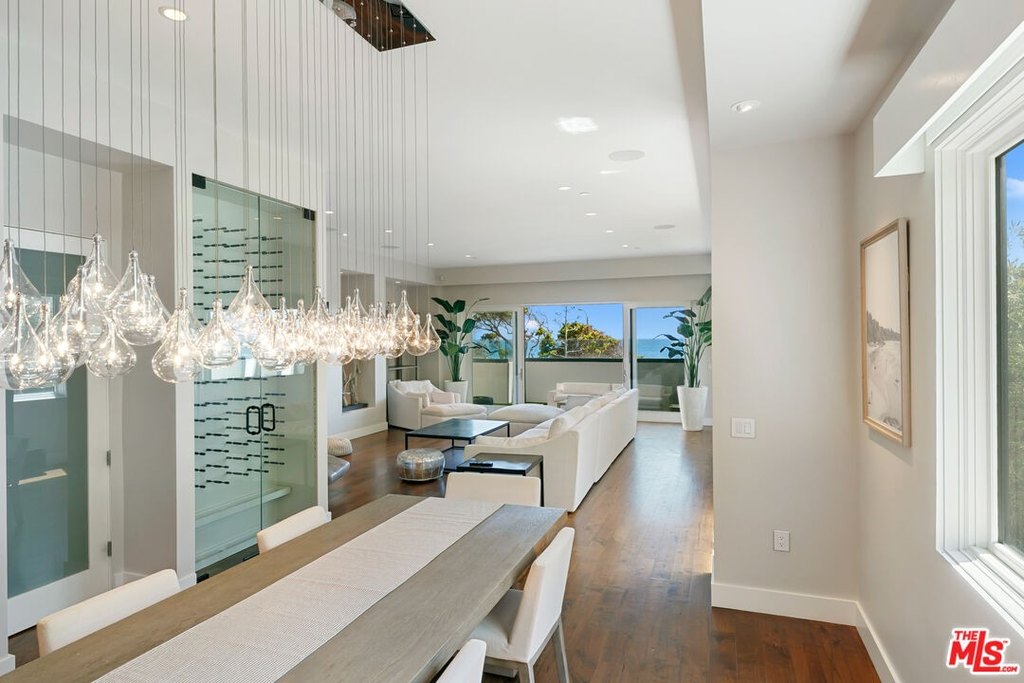 Malibu, California, 90265, United States, 3 Bedrooms Bedrooms, ,4 BathroomsBathrooms,Residential,Forsale,2001434