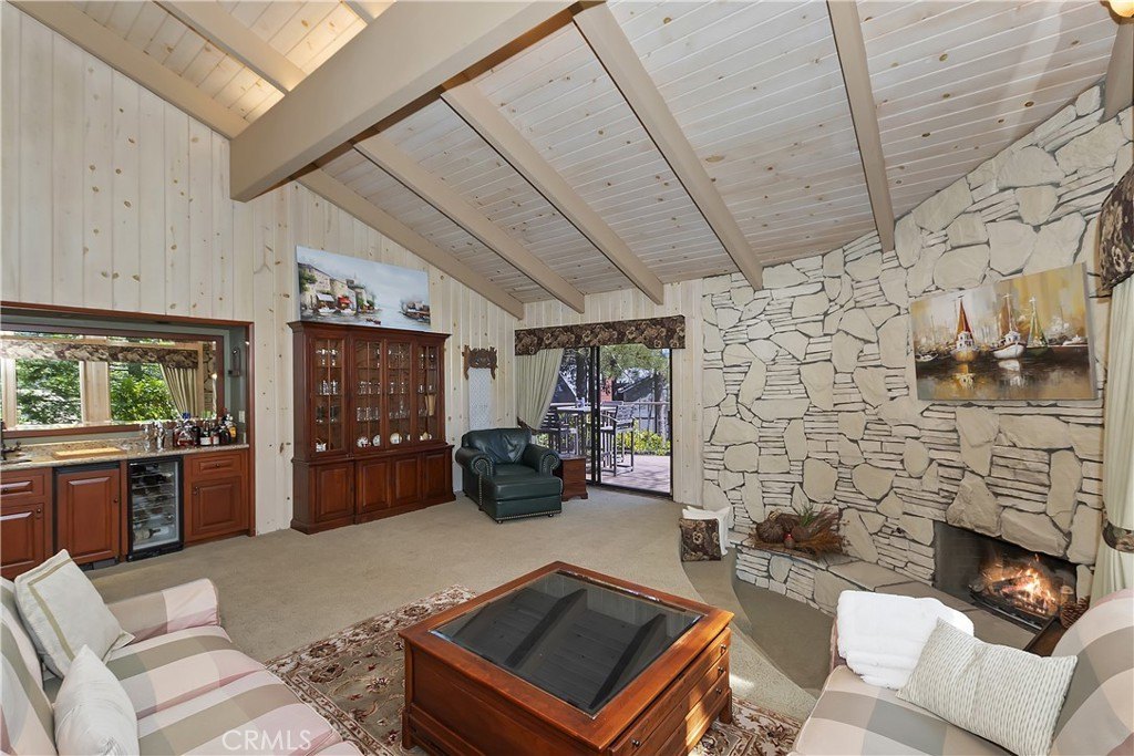 Lake Arrowhead, California, 92352, United States, 4 Bedrooms Bedrooms, ,4 BathroomsBathrooms,Residential,Forsale,1953297