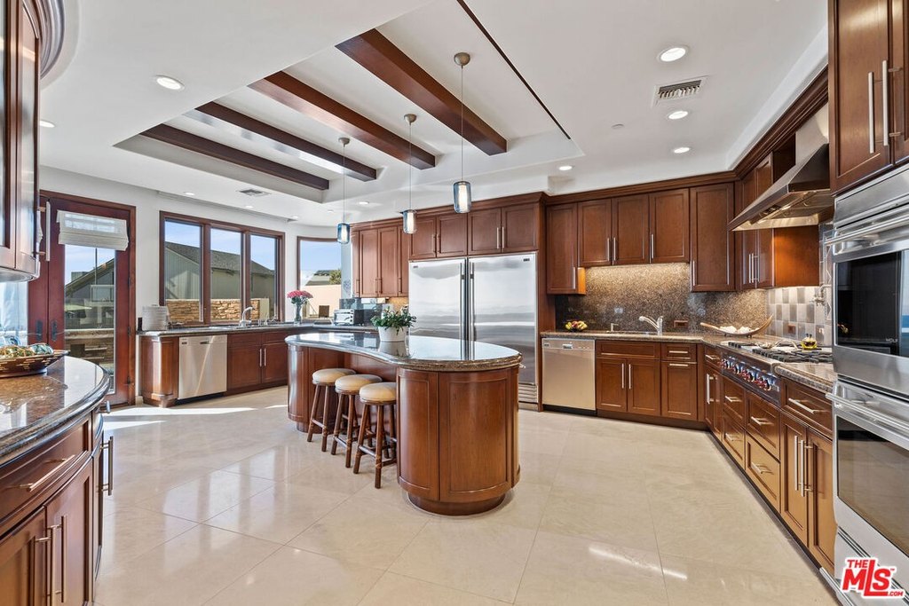 Malibu, California, 90265, United States, 3 Bedrooms Bedrooms, ,3.5 BathroomsBathrooms,Residential,Forsale,2009627