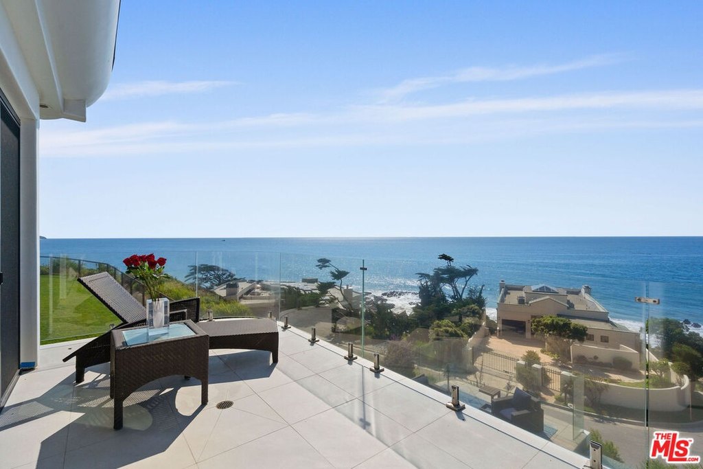 Malibu, California, 90265, United States, 3 Bedrooms Bedrooms, ,3.5 BathroomsBathrooms,Residential,Forsale,2009627