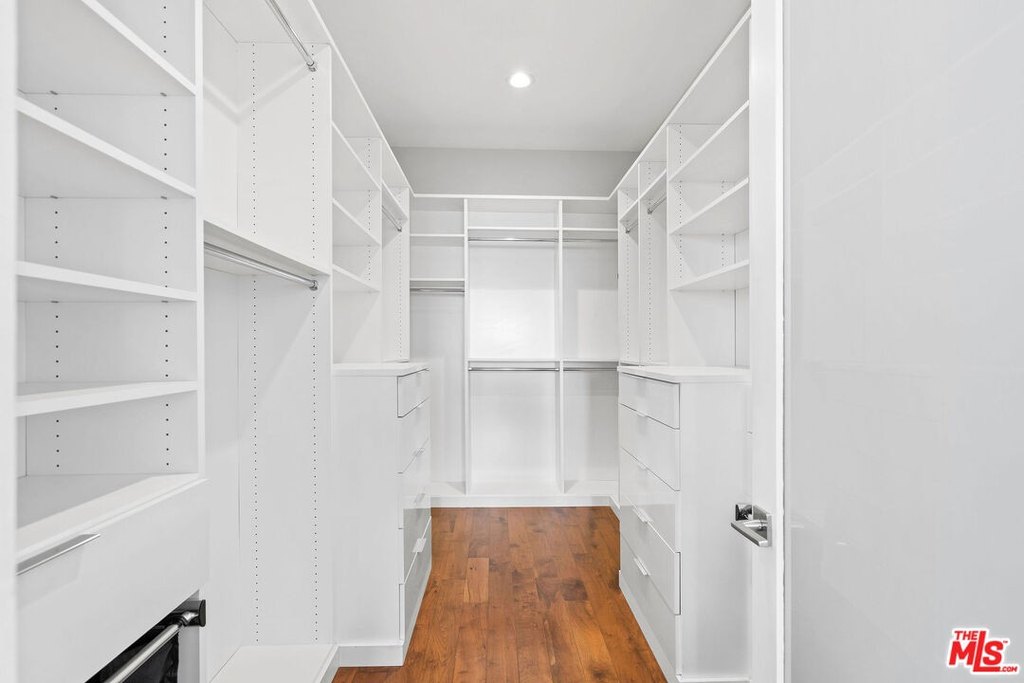 Malibu, California, 90265, United States, 3 Bedrooms Bedrooms, ,4 BathroomsBathrooms,Residential,Forsale,2001434