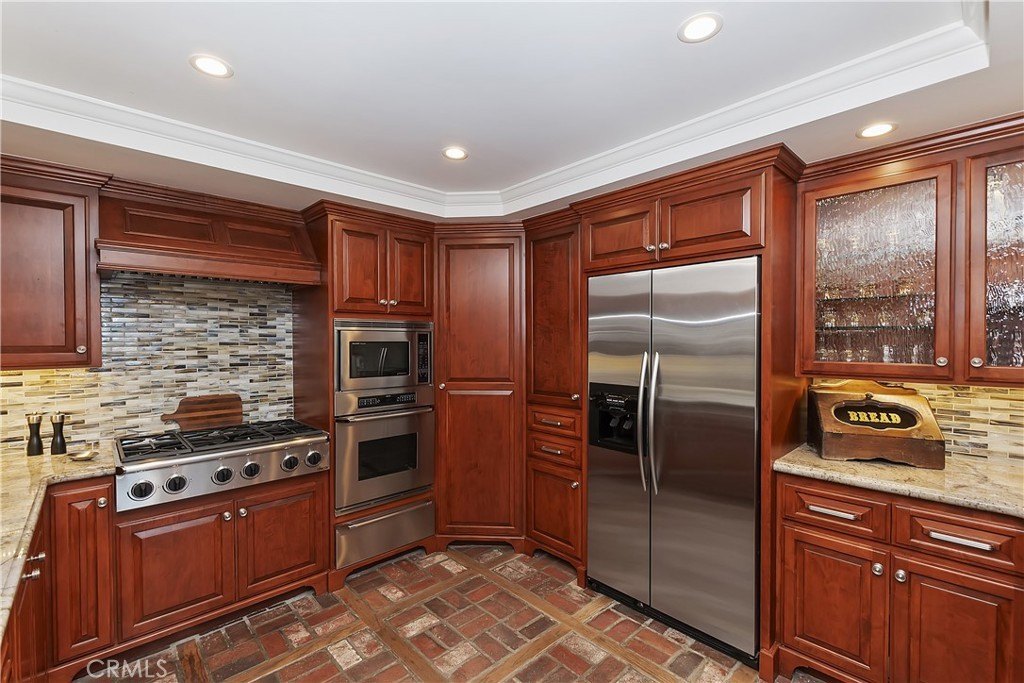 Lake Arrowhead, California, 92352, United States, 4 Bedrooms Bedrooms, ,4 BathroomsBathrooms,Residential,Forsale,1953297