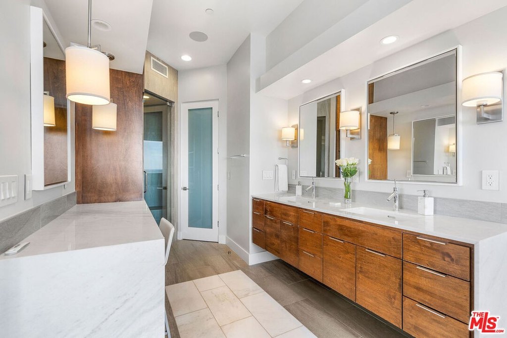 Malibu, California, 90265, United States, 3 Bedrooms Bedrooms, ,4 BathroomsBathrooms,Residential,Forsale,2001434