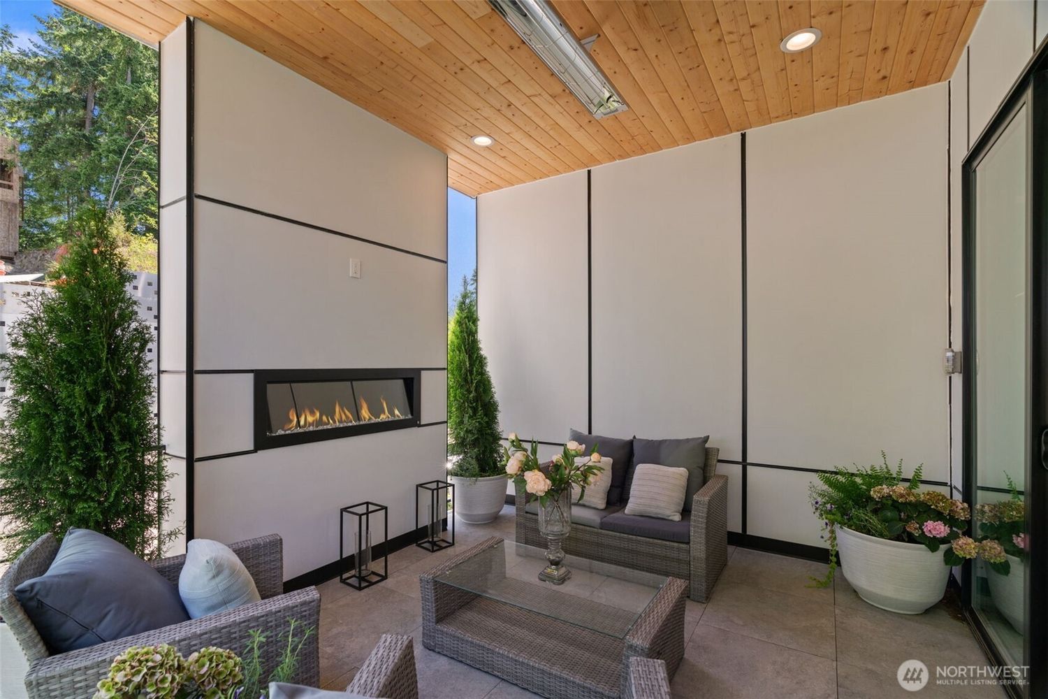 Bellevue, Washington, 98005, United States, 5 Bedrooms Bedrooms, ,4 BathroomsBathrooms,Residential,Forsale,1968161