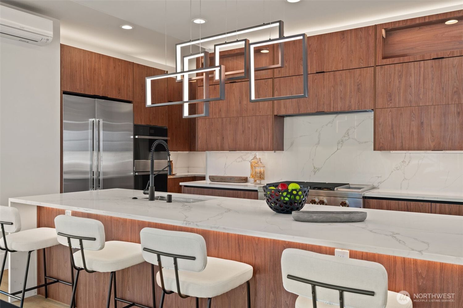 Bellevue, Washington, 98005, United States, 5 Bedrooms Bedrooms, ,4 BathroomsBathrooms,Residential,Forsale,1968161