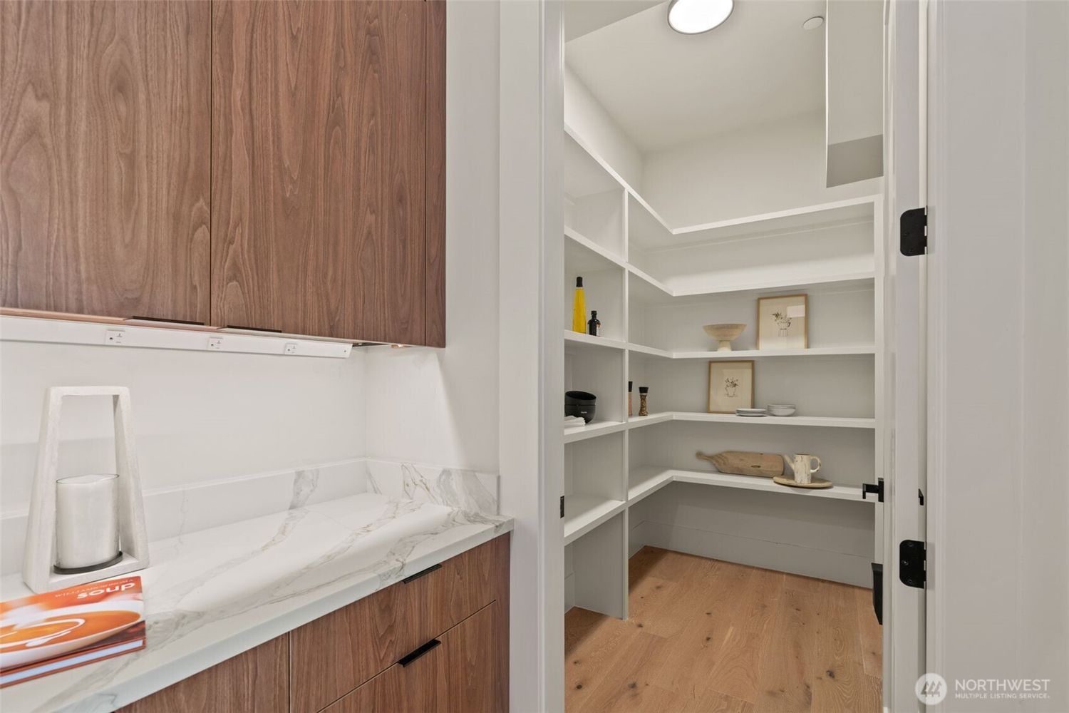 Bellevue, Washington, 98005, United States, 5 Bedrooms Bedrooms, ,4 BathroomsBathrooms,Residential,Forsale,1968161