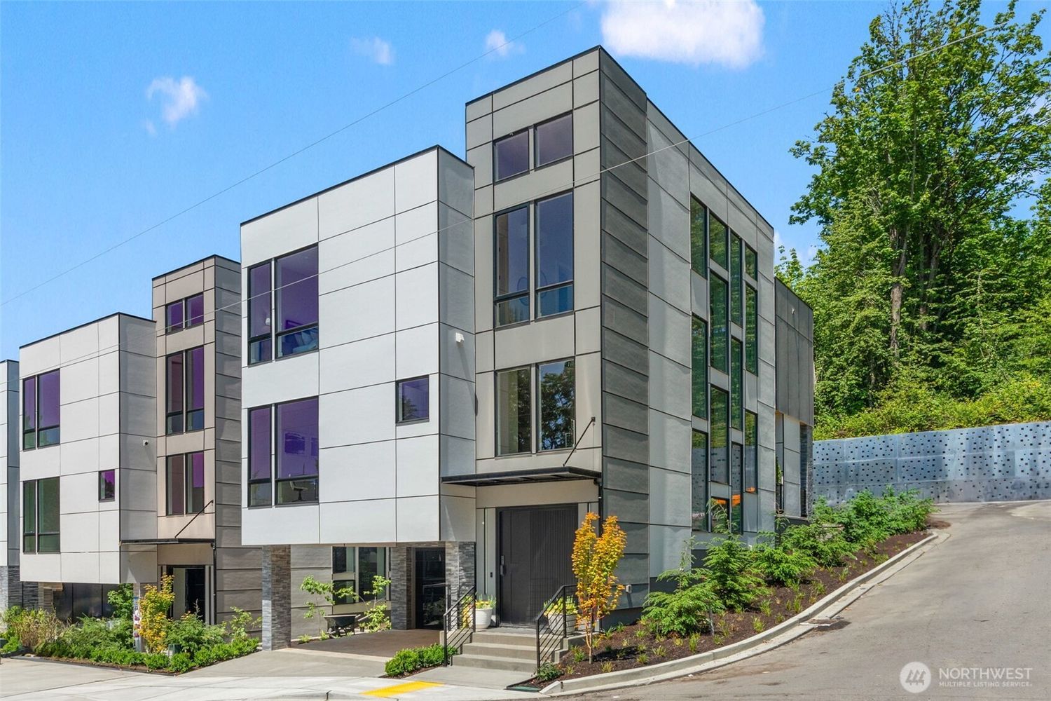 Bellevue, Washington, 98005, United States, 5 Bedrooms Bedrooms, ,4 BathroomsBathrooms,Residential,Forsale,1968161