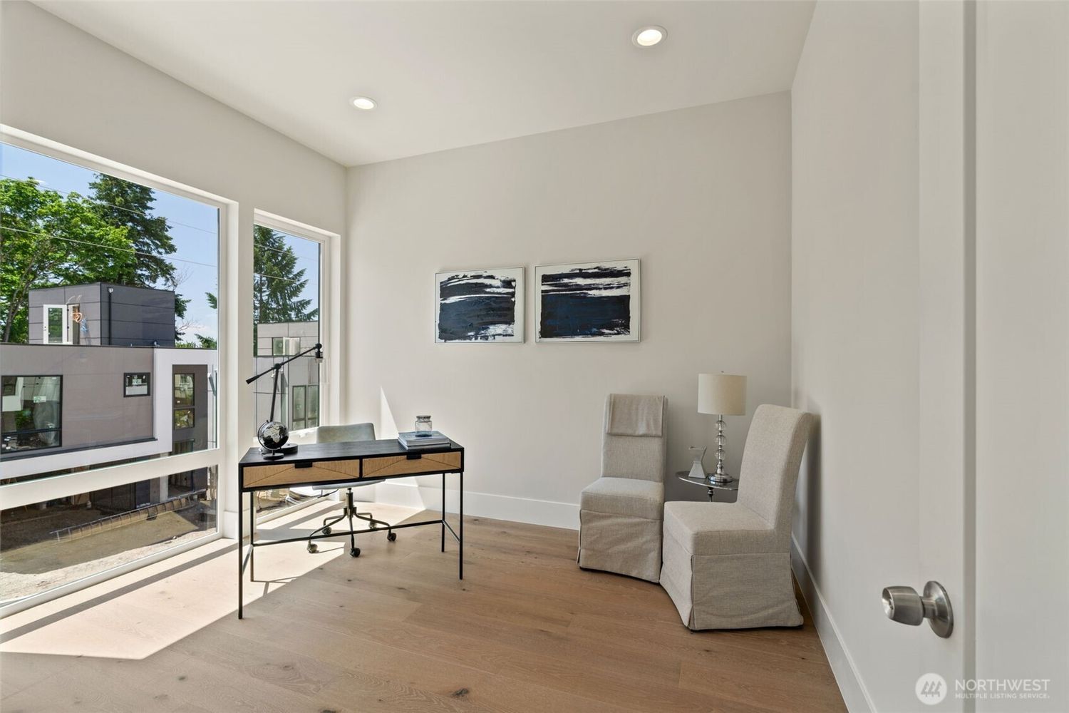 Bellevue, Washington, 98005, United States, 5 Bedrooms Bedrooms, ,4 BathroomsBathrooms,Residential,Forsale,1968161