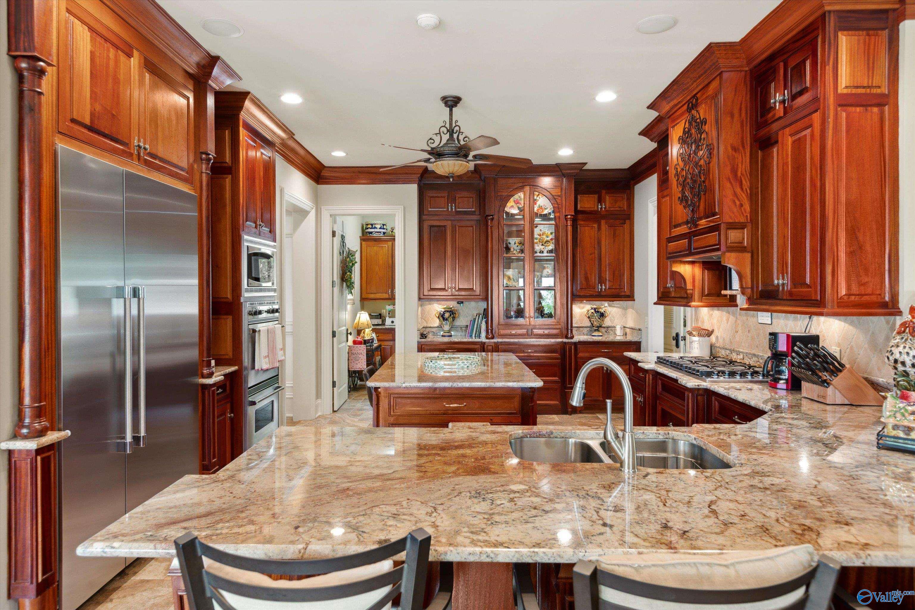 Huntsville, Alabama, 35801, United States, 6 Bedrooms Bedrooms, ,6.5 BathroomsBathrooms,Residential,Forsale,1997969