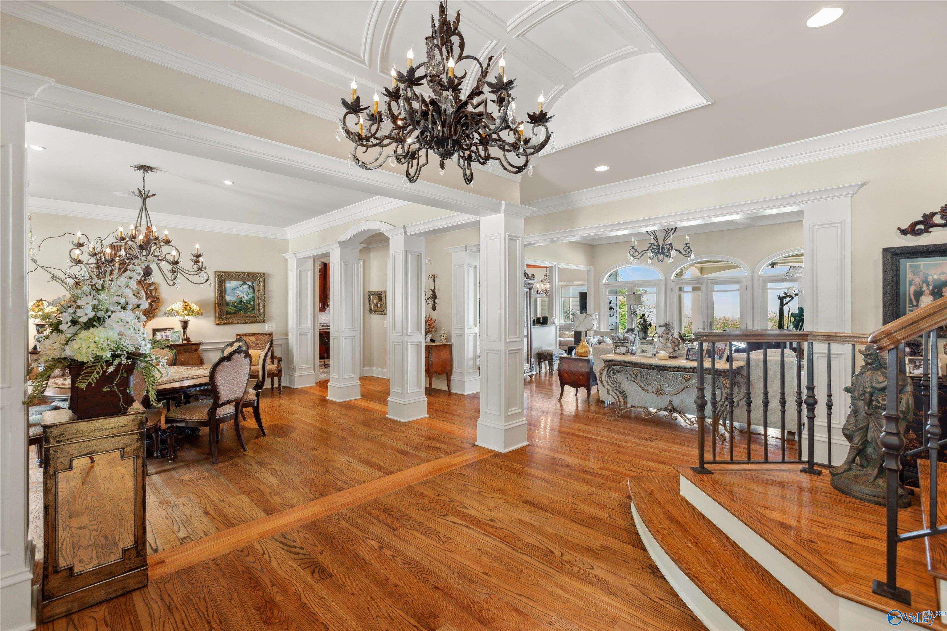 Huntsville, Alabama, 35801, United States, 6 Bedrooms Bedrooms, ,6.5 BathroomsBathrooms,Residential,Forsale,1997969