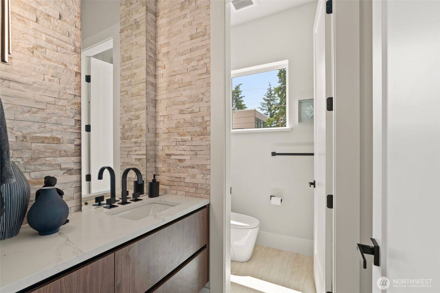 Bellevue, Washington, 98005, United States, 5 Bedrooms Bedrooms, ,4 BathroomsBathrooms,Residential,Forsale,1968161