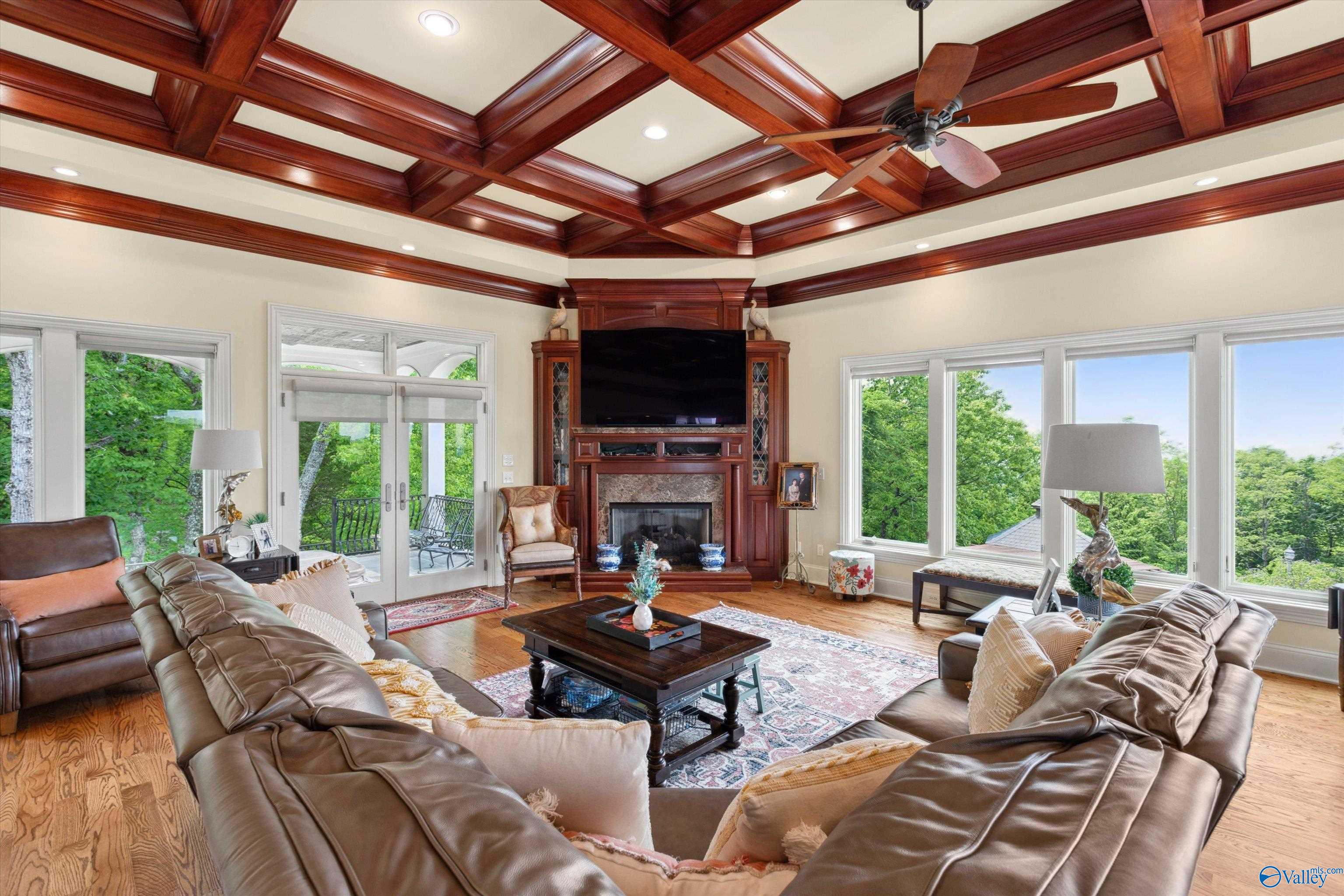 Huntsville, Alabama, 35801, United States, 6 Bedrooms Bedrooms, ,6.5 BathroomsBathrooms,Residential,Forsale,1997969