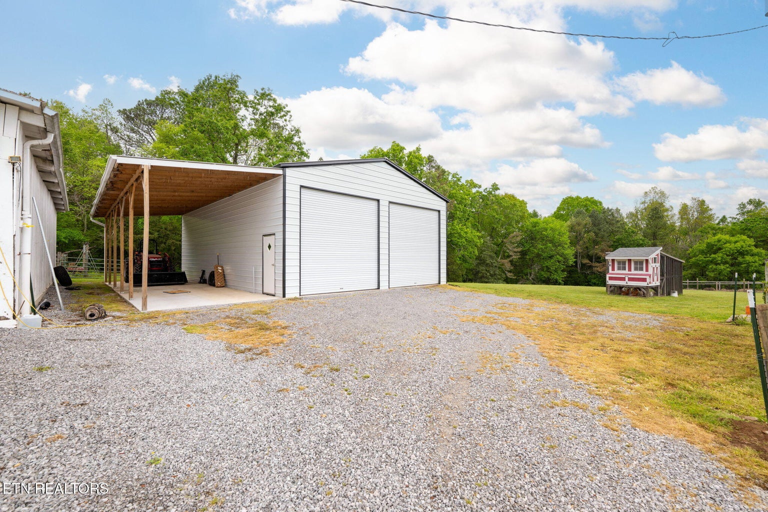 Niota, Tennessee, 37826, United States, 5 Bedrooms Bedrooms, ,4 BathroomsBathrooms,Residential,Forsale,1946771