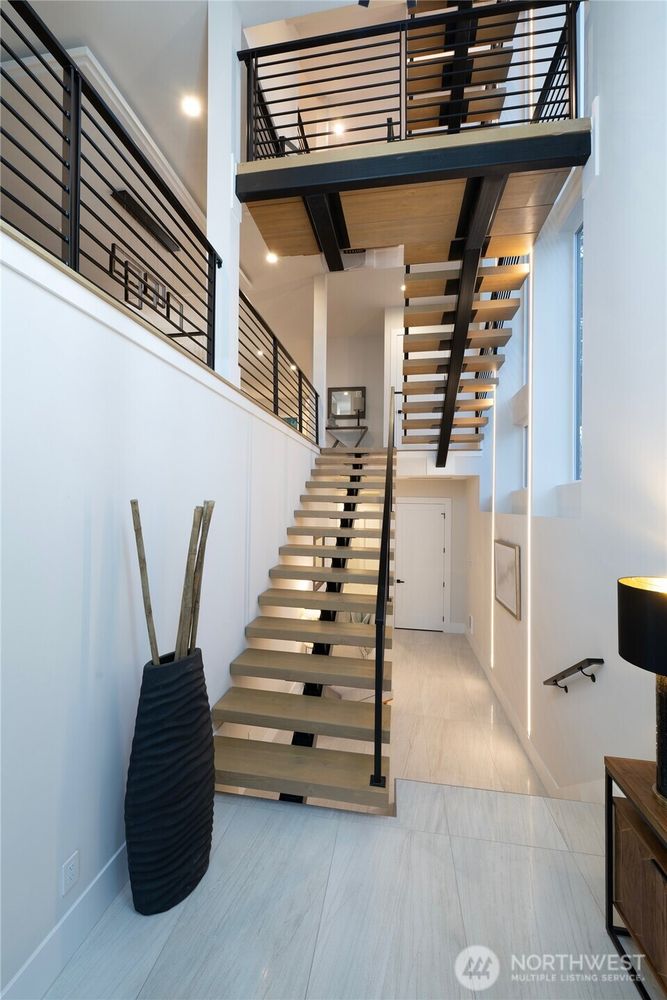 Bellevue, Washington, 98005, United States, 5 Bedrooms Bedrooms, ,4 BathroomsBathrooms,Residential,Forsale,1968161