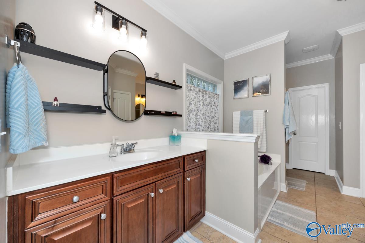 Madison, Alabama, 35758, United States, 5 Bedrooms Bedrooms, ,4.5 BathroomsBathrooms,Residential,Forsale,2007684