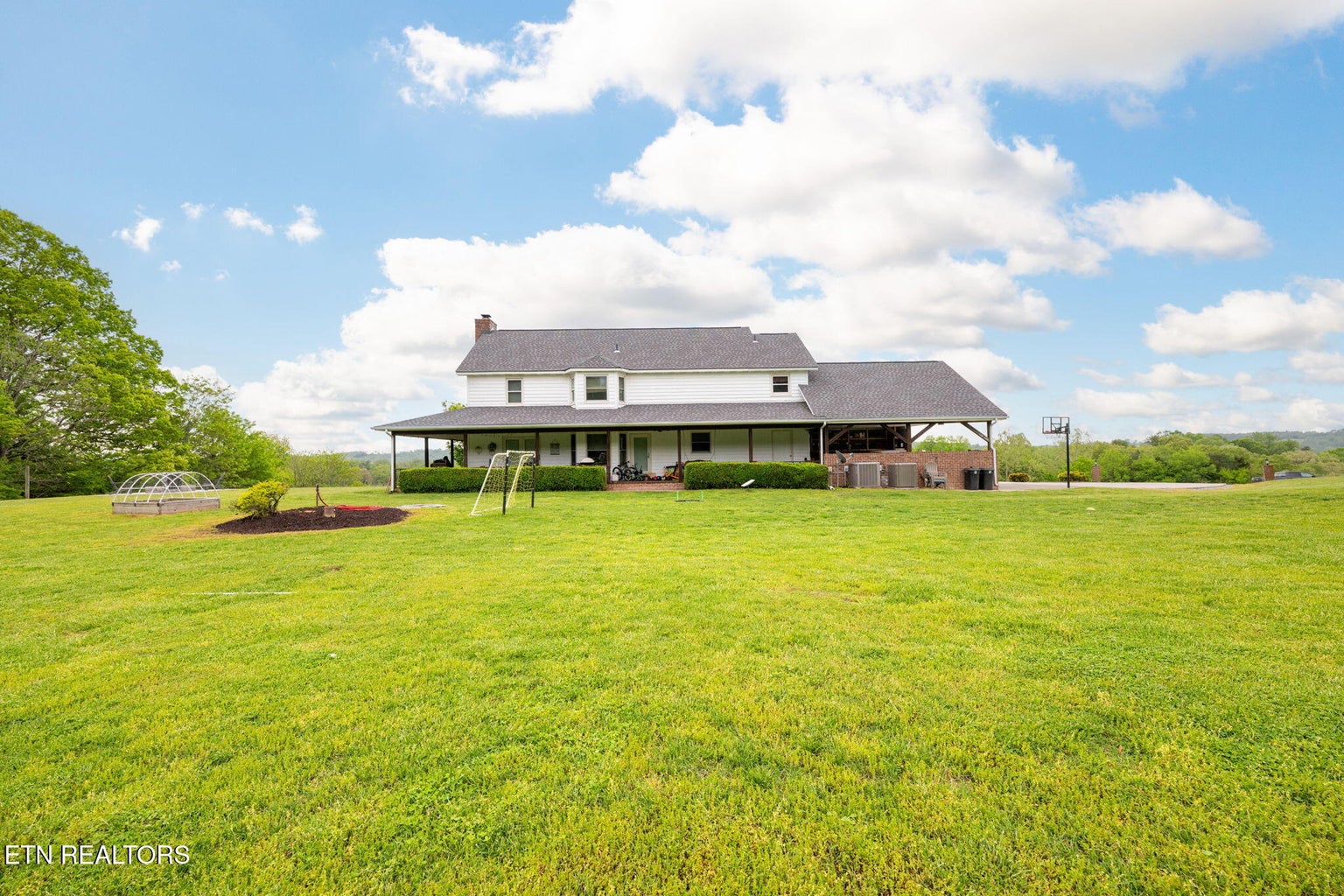Niota, Tennessee, 37826, United States, 5 Bedrooms Bedrooms, ,4 BathroomsBathrooms,Residential,Forsale,1946771