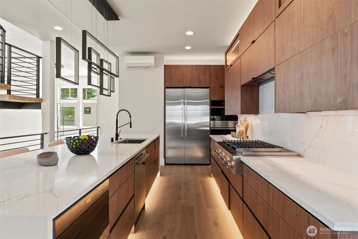 Bellevue, Washington, 98005, United States, 5 Bedrooms Bedrooms, ,4 BathroomsBathrooms,Residential,Forsale,1968161