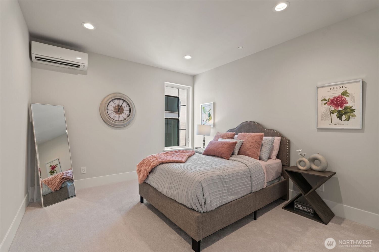 Bellevue, Washington, 98005, United States, 5 Bedrooms Bedrooms, ,4 BathroomsBathrooms,Residential,Forsale,1968161