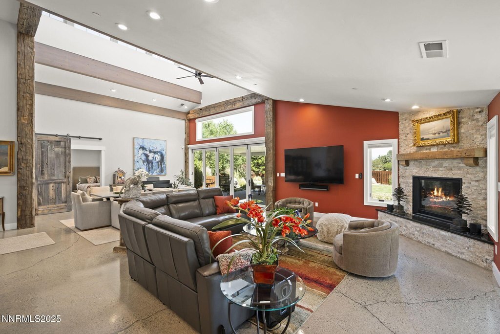 Carson City, Nevada, 89703, United States, 2 Bedrooms Bedrooms, ,3.5 BathroomsBathrooms,Residential,Forsale,1936735