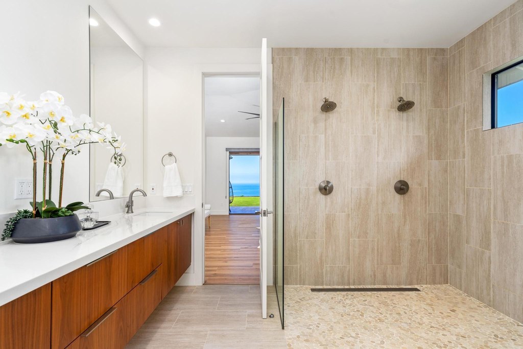 Kailua Kona, Hawaii, 96740, United States, 4 Bedrooms Bedrooms, ,3 BathroomsBathrooms,Residential,Forsale,1953837