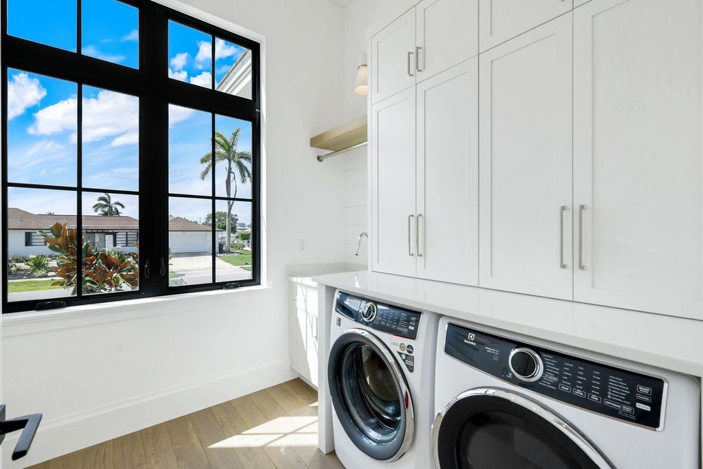 Marco Island, Florida, 34145, United States, 5 Bedrooms Bedrooms, ,5.5 BathroomsBathrooms,Residential,Forsale,1954183