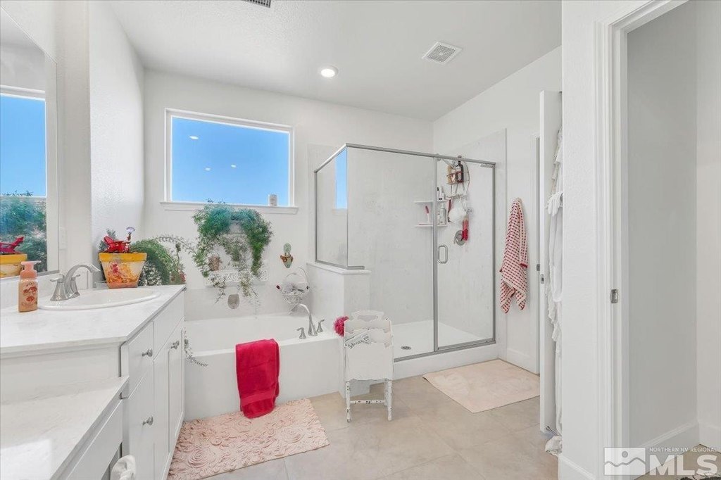 Sparks, Nevada, 89436, United States, 4 Bedrooms Bedrooms, ,3.5 BathroomsBathrooms,Residential,Forsale,1888842