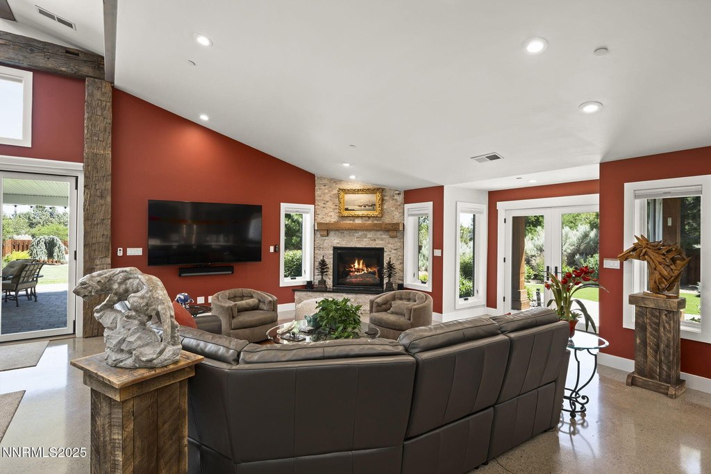 Carson City, Nevada, 89703, United States, 2 Bedrooms Bedrooms, ,3.5 BathroomsBathrooms,Residential,Forsale,1936735