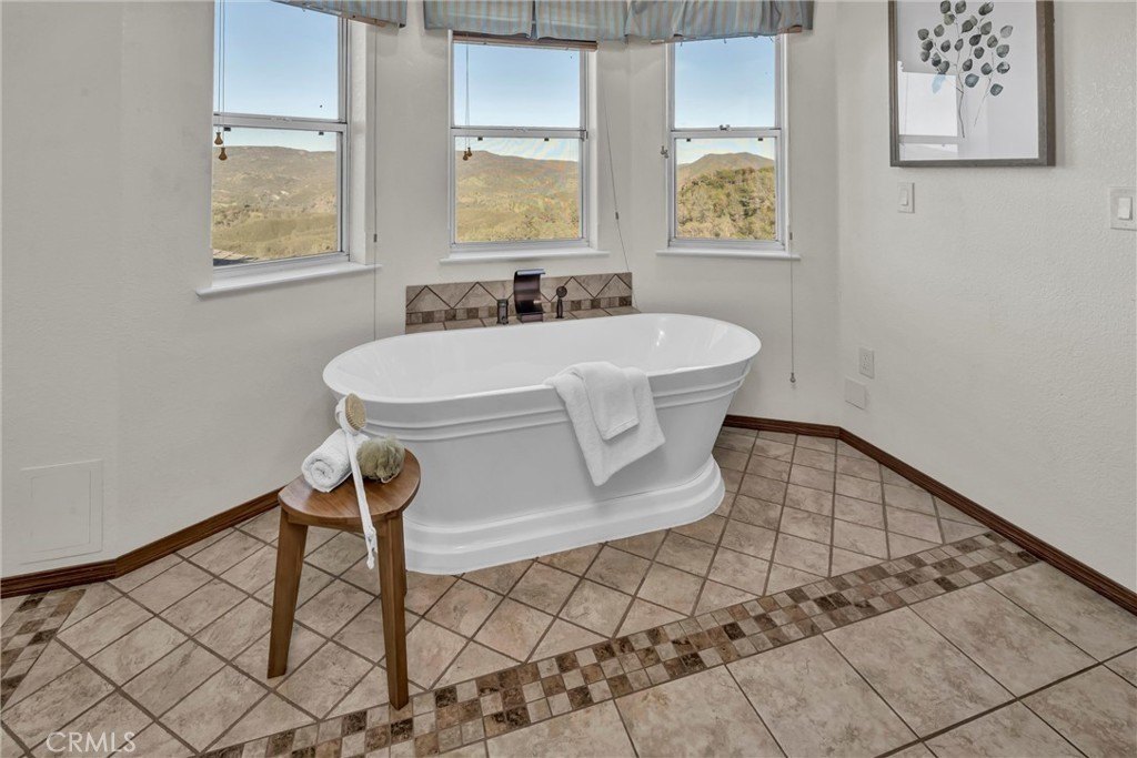 Lower Lake, California, 95457, United States, 4 Bedrooms Bedrooms, ,2.5 BathroomsBathrooms,Residential,Forsale,1929181