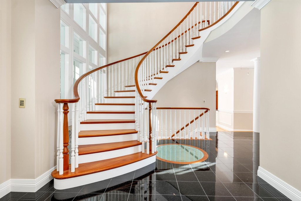 Alton, New Hampshire, 03809, United States, 7 Bedrooms Bedrooms, ,6.5 BathroomsBathrooms,Residential,Forsale,2004715