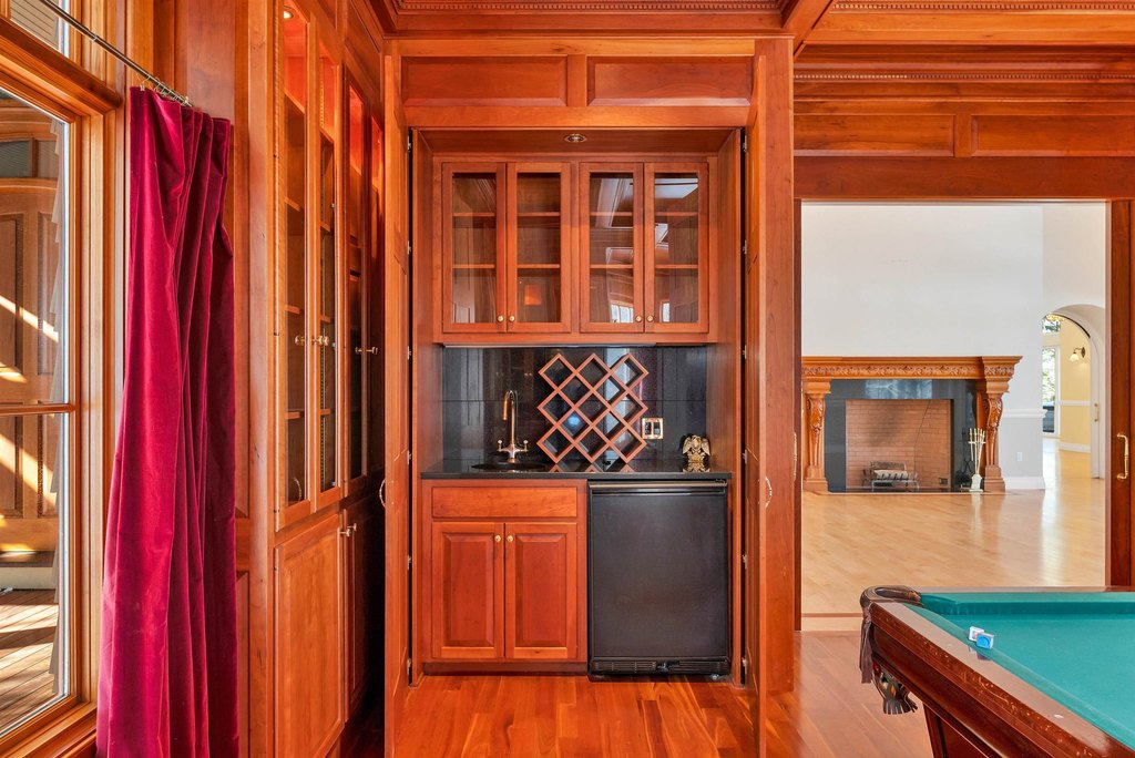 Alton, New Hampshire, 03809, United States, 7 Bedrooms Bedrooms, ,6.5 BathroomsBathrooms,Residential,Forsale,2004715