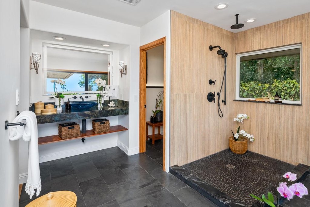 Hawi, Hawaii, 96719, United States, 5 Bedrooms Bedrooms, ,6.5 BathroomsBathrooms,Residential,Forsale,1929299