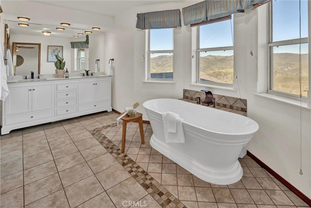 Lower Lake, California, 95457, United States, 4 Bedrooms Bedrooms, ,2.5 BathroomsBathrooms,Residential,Forsale,1929181