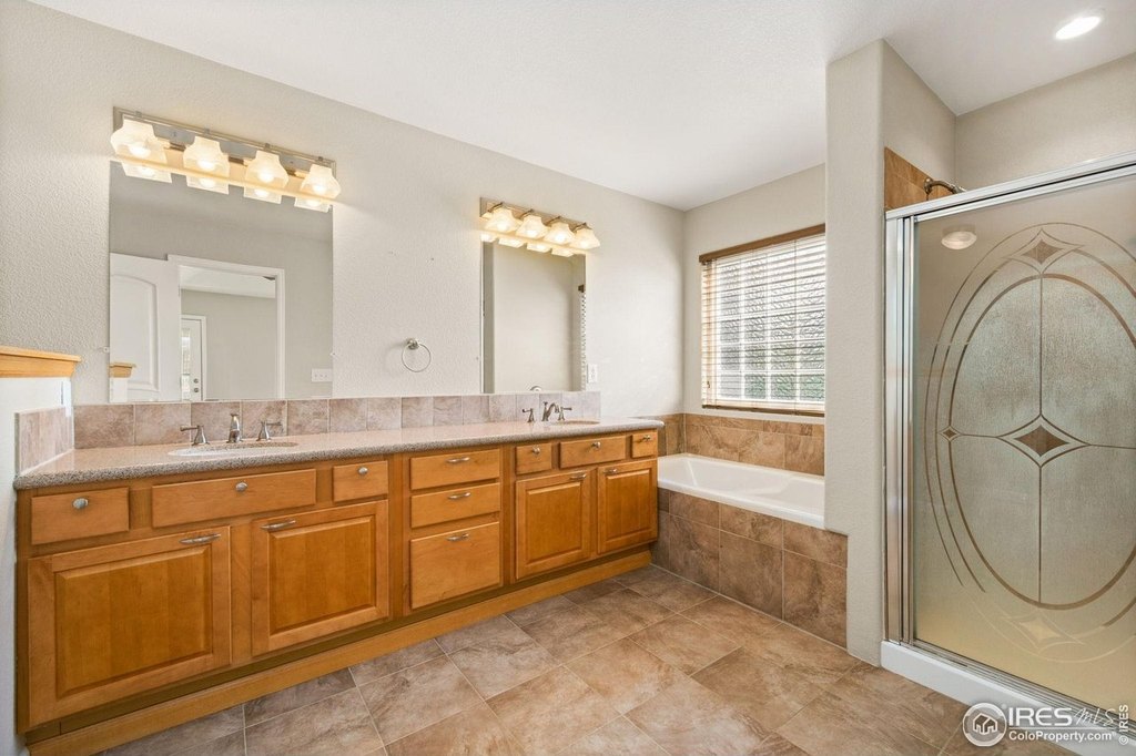 Windsor, Colorado, 80550, United States, 5 Bedrooms Bedrooms, ,3 BathroomsBathrooms,Residential,Forsale,1926798