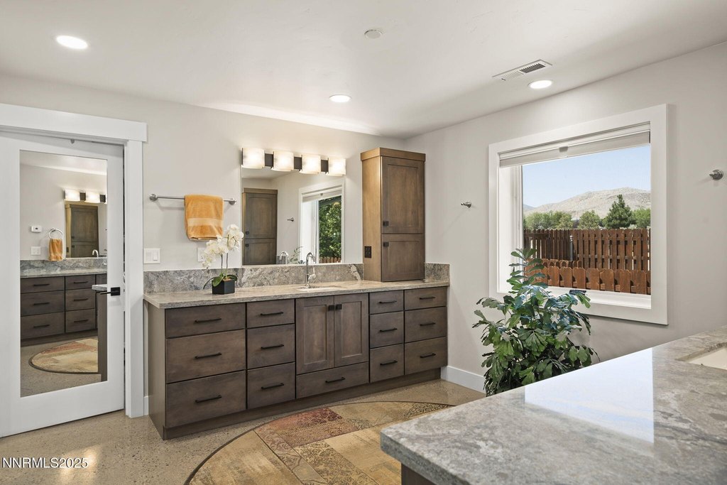 Carson City, Nevada, 89703, United States, 2 Bedrooms Bedrooms, ,3.5 BathroomsBathrooms,Residential,Forsale,1936735