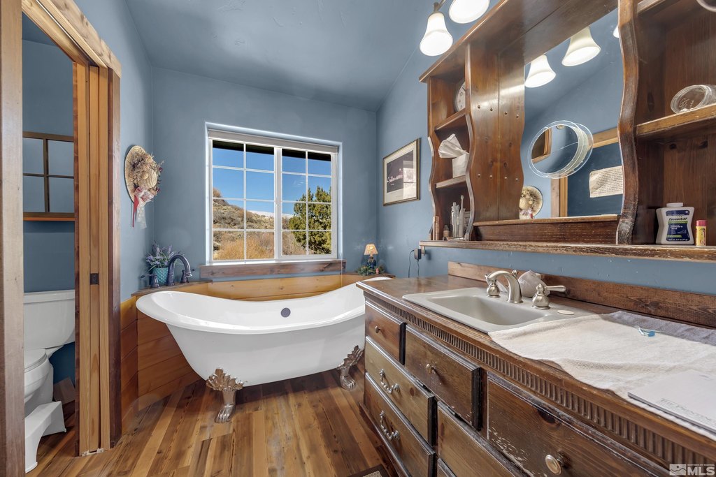 Reno, Nevada, 89523, United States, 6 Bedrooms Bedrooms, ,3.5 BathroomsBathrooms,Residential,Forsale,1954169