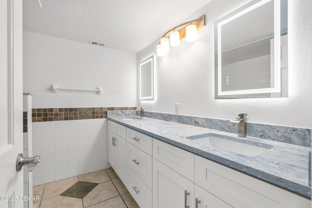 Orange City, Florida, 32763, United States, 5 Bedrooms Bedrooms, ,4.5 BathroomsBathrooms,Residential,Forsale,1919148