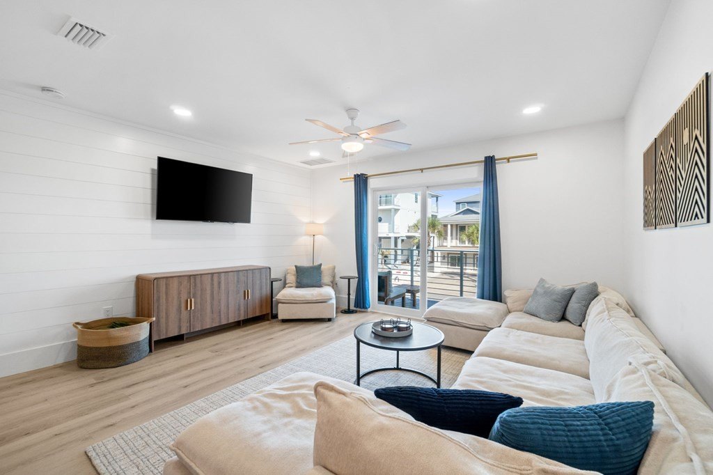 Mexico Beach, Florida, 32456, United States, 4 Bedrooms Bedrooms, ,4.5 BathroomsBathrooms,Residential,Forsale,1946756