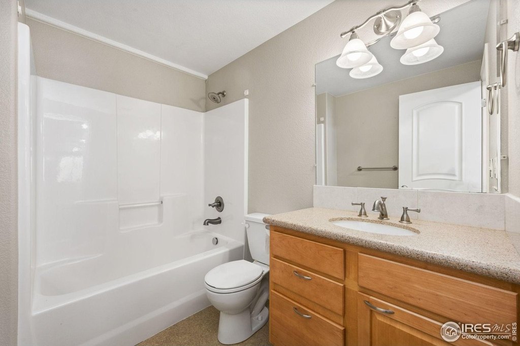 Windsor, Colorado, 80550, United States, 5 Bedrooms Bedrooms, ,3 BathroomsBathrooms,Residential,Forsale,1926798