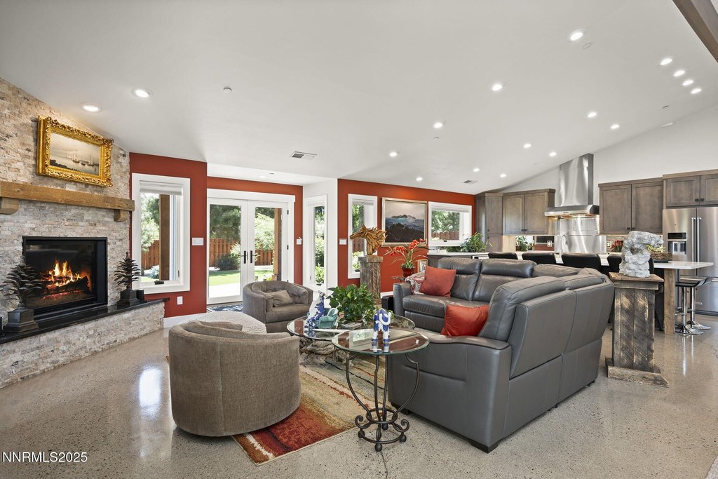 Carson City, Nevada, 89703, United States, 2 Bedrooms Bedrooms, ,3.5 BathroomsBathrooms,Residential,Forsale,1936735