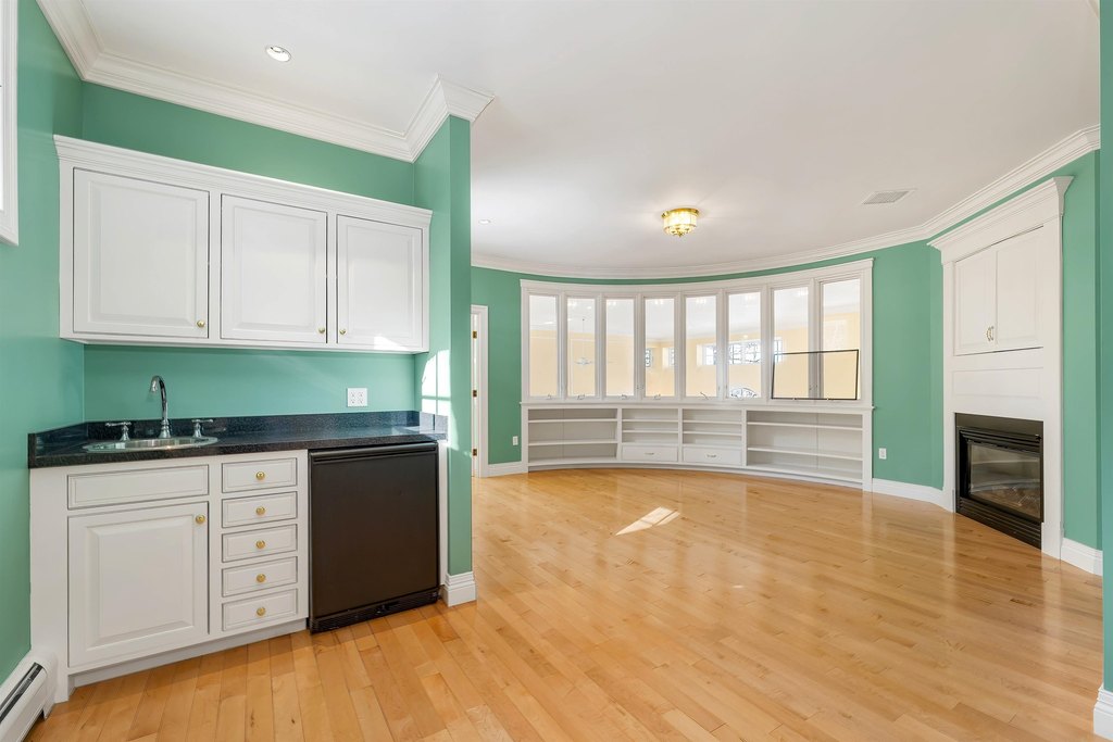 Alton, New Hampshire, 03809, United States, 7 Bedrooms Bedrooms, ,6.5 BathroomsBathrooms,Residential,Forsale,2004715