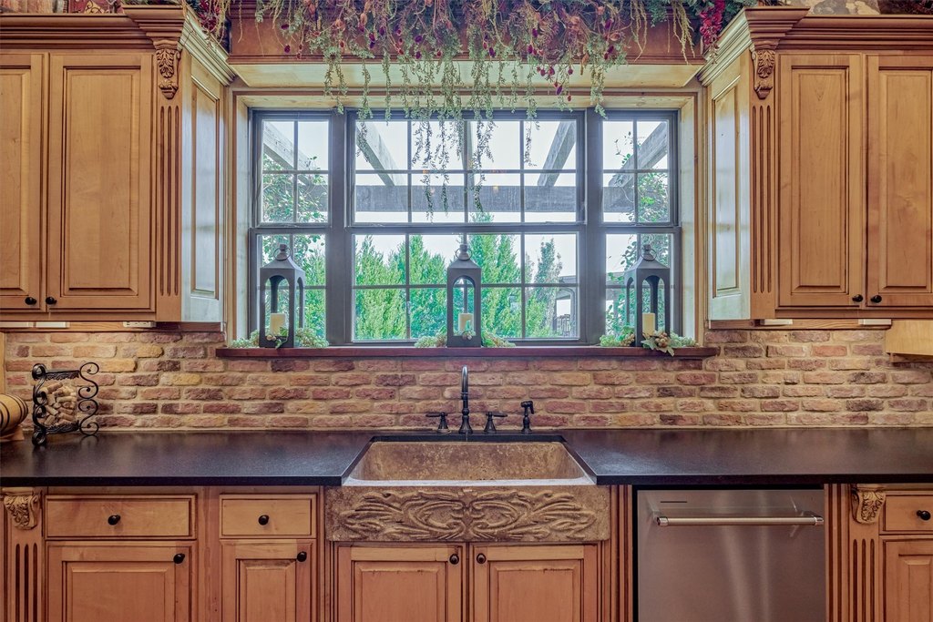 Navasota, Texas, 77868, United States, 4 Bedrooms Bedrooms, ,4 BathroomsBathrooms,Residential,Forsale,1936471