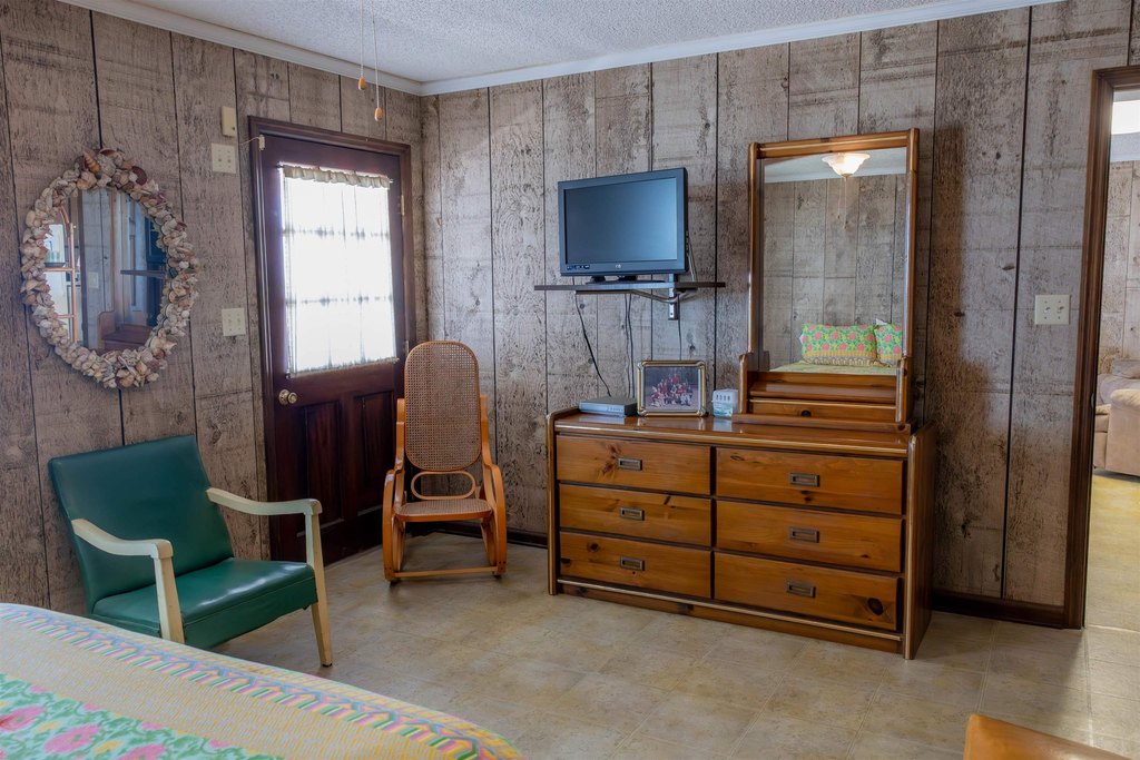 Alligator Point, Florida, 32346, United States, 4 Bedrooms Bedrooms, ,2 BathroomsBathrooms,Residential,Forsale,1919230