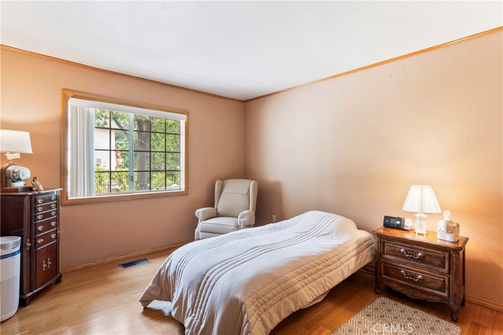 Lake Arrowhead, California, 92352, United States, 3 Bedrooms Bedrooms, ,2 BathroomsBathrooms,Residential,Forsale,1934030